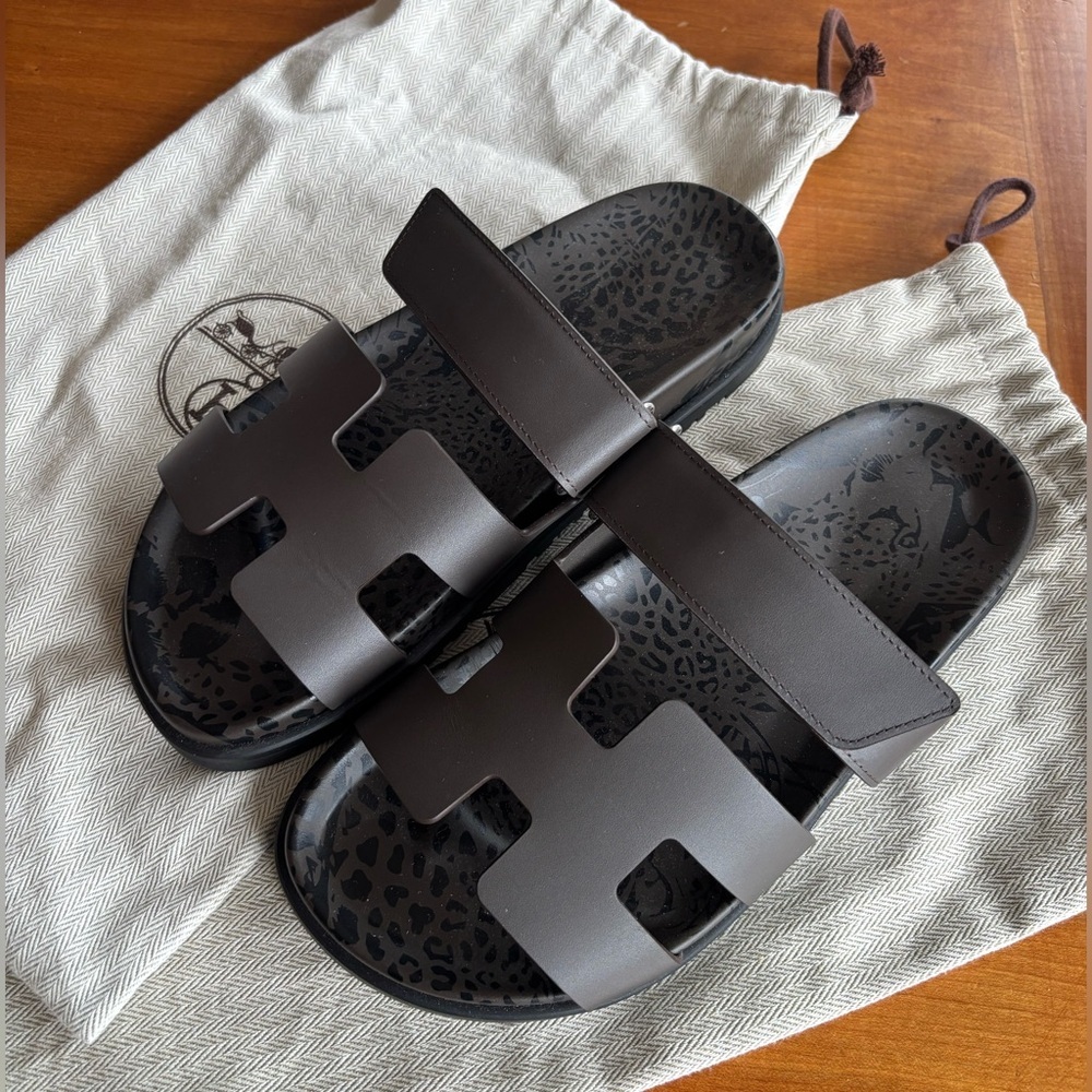 NWOT  Hermes Ecorce Chypre Leopard Print Footbed Sandal with dust bags sz 37.5
